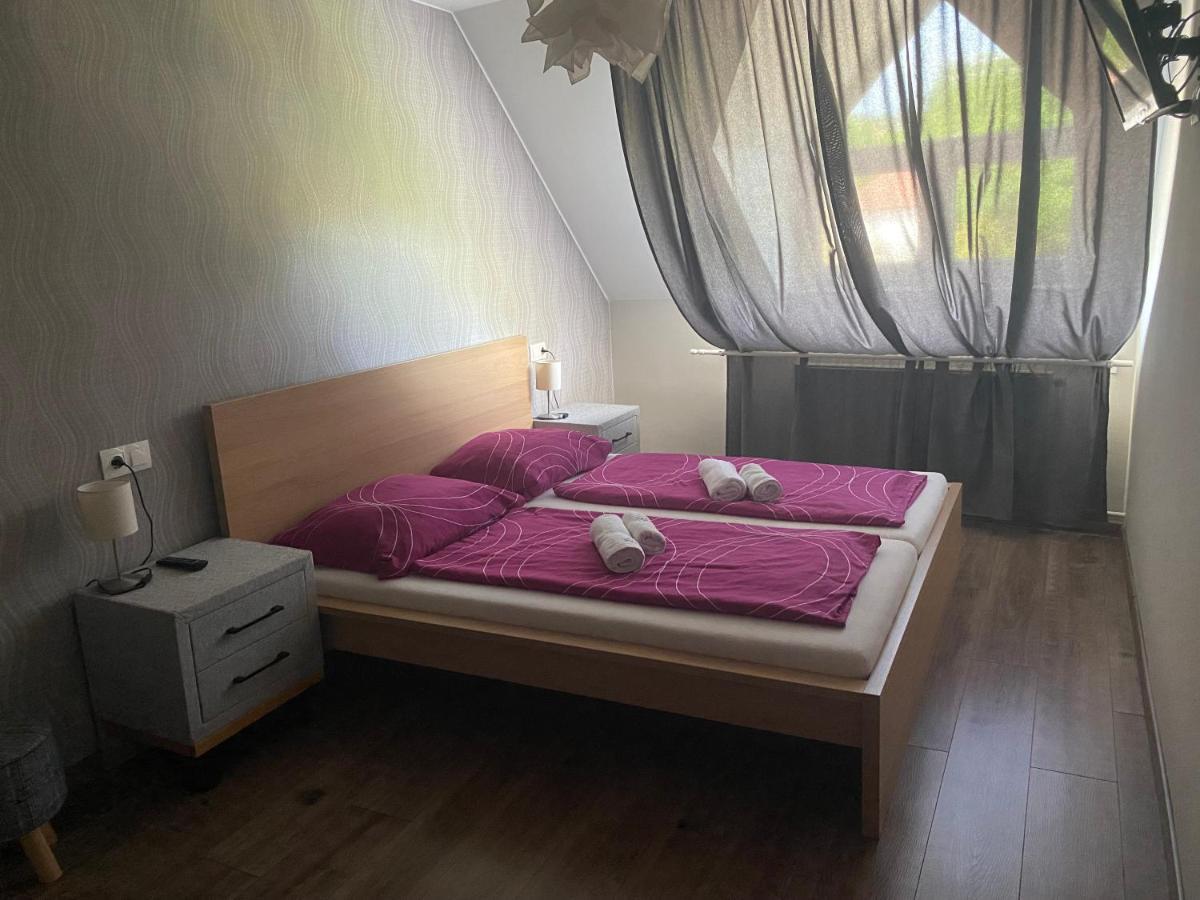 Oazis Panzio Bed and Breakfast Gyenesdiás Exteriör bild